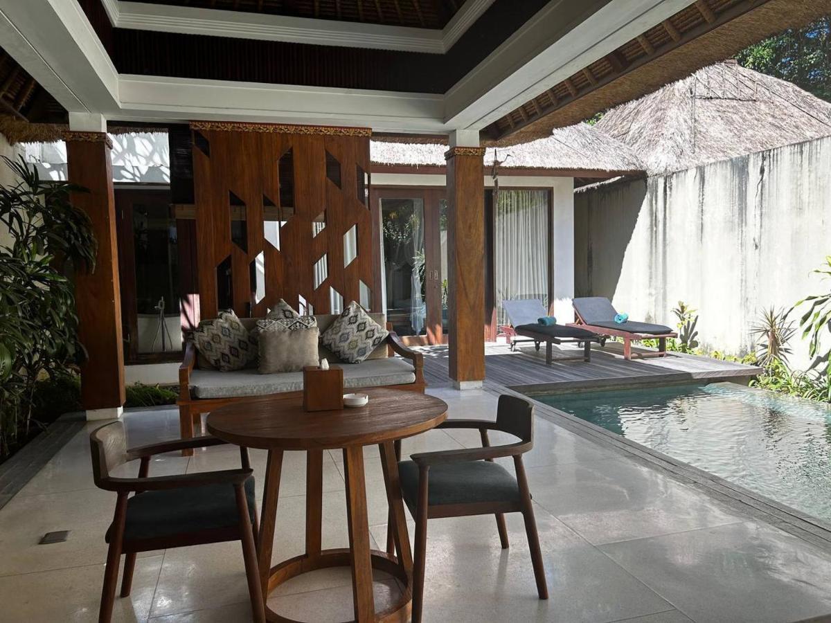 Deluxe Pool Villa One-Time Floating