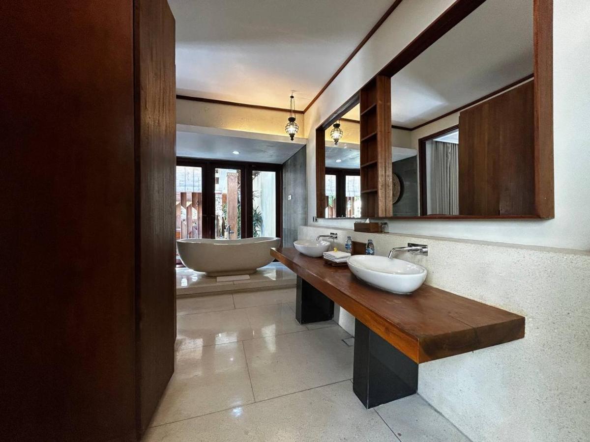 Deluxe Pool Villa One-Time Floating