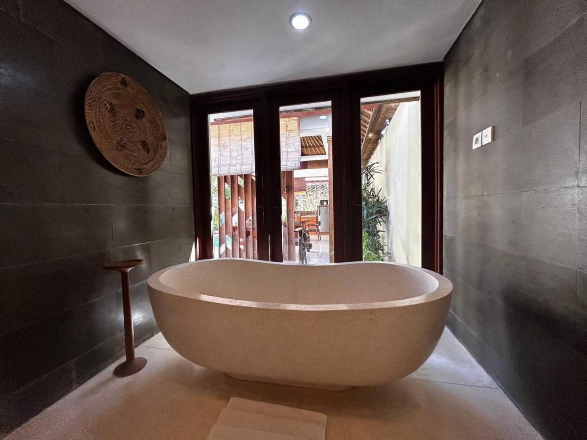 Deluxe Pool Villa One-Time Floating