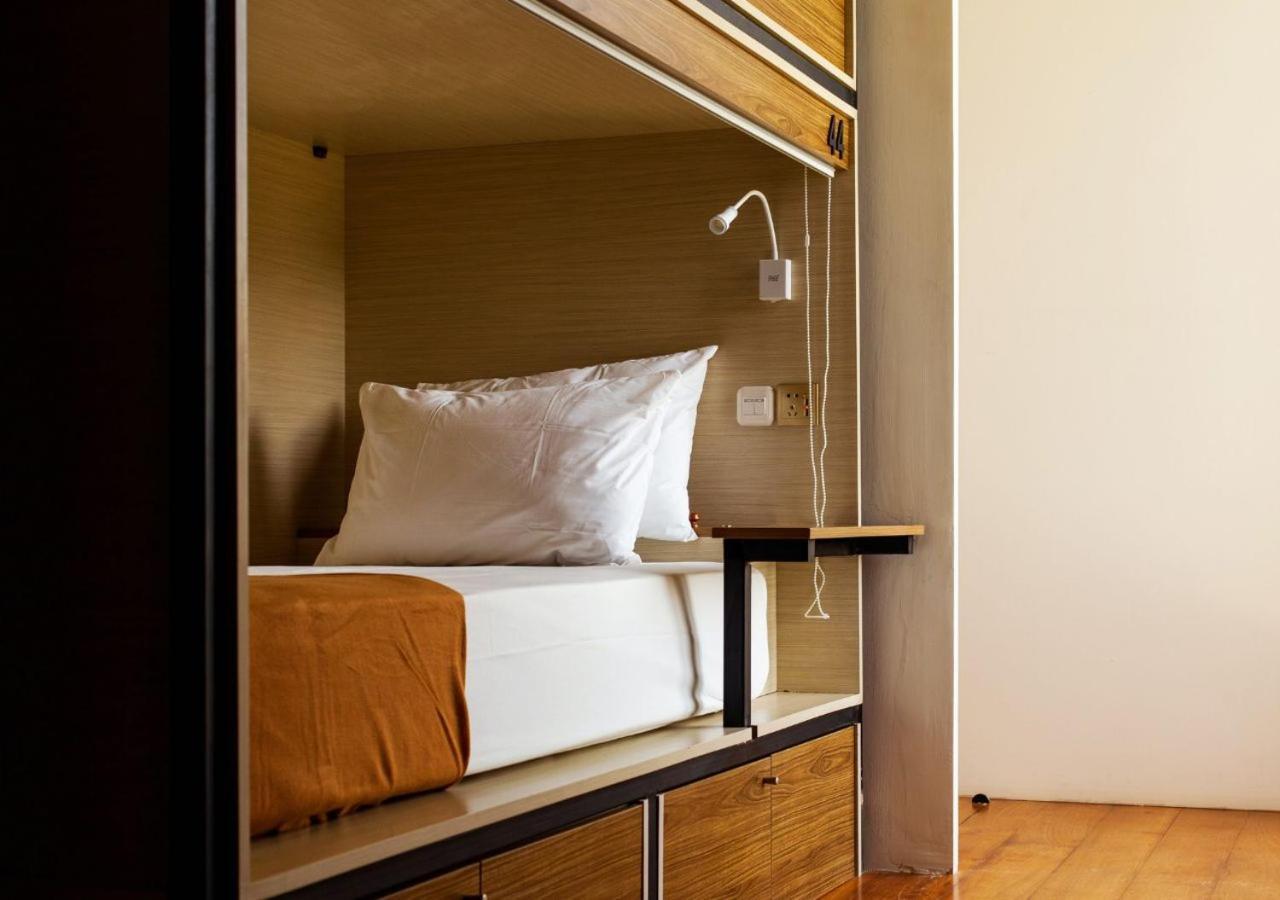 Bunk Bed Female Dormitory Room,1619725553:JPEG